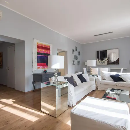 아파트 La Casa Dell'arte By Interhome 로마